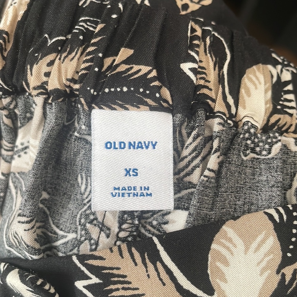 Old Navy Button Front Black Floral Skirt XS - Picture 5 of 7